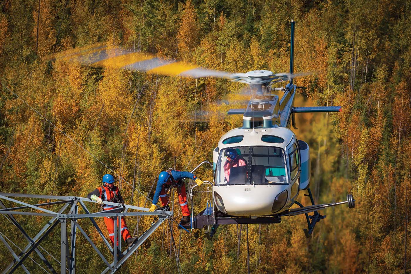 How to become a helicopter lineman in 2026