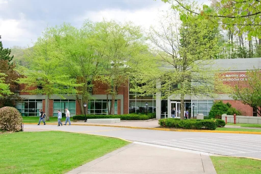 Hazard Community and Technical College Lineman Program campus and training yard