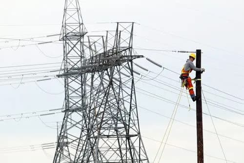 Lineman in Manitoba