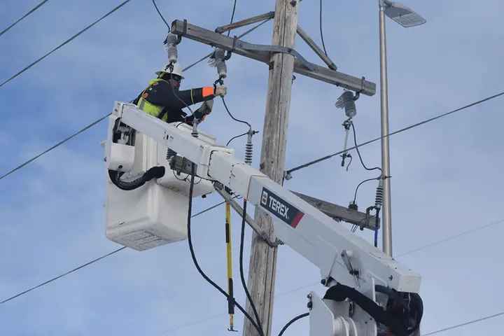 Lineman in North Dakota
