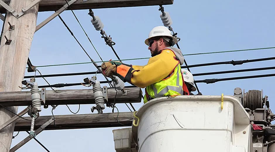 Lineman in West Virginia