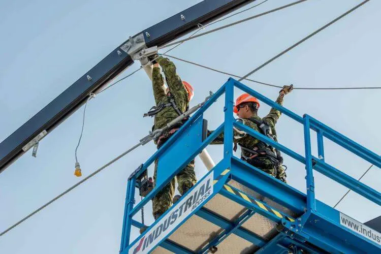 Lineman in Yukon