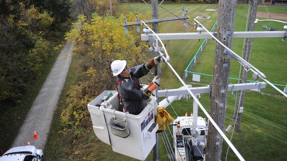 lineman jobs close to home